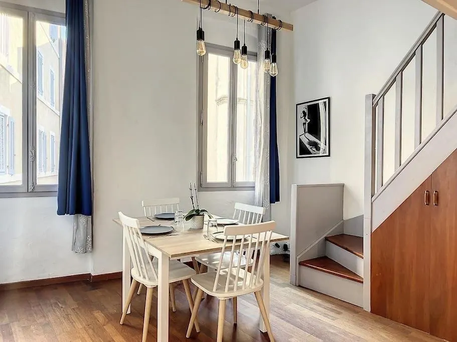 マルセイユCharming Mezzanine - Historic District - Les Freres De La Loc'アパートメント